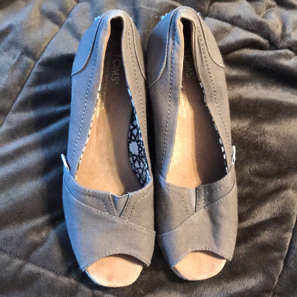Toms peep toe wedges (size 7)